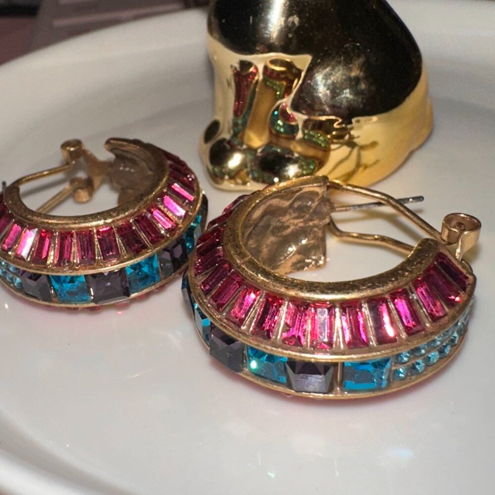 Vintage-Inspired Multicolor Crystal Hoop Statement Earrings - Picture 7 of 8